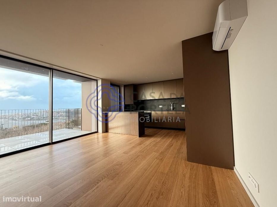 T4duplex, 3 casas de banho, suite, varanda, ar condicionado, cozinha m