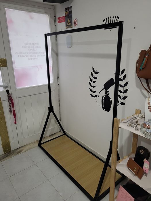 Expositores de loja de roupa