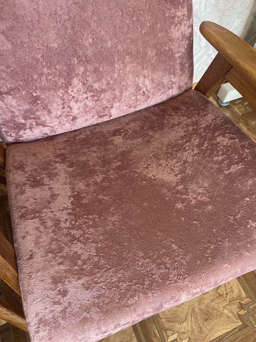 Крісла вінтажні, відреставровані.