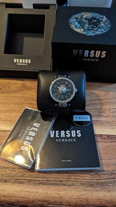 Годинник жіночий,часы женские Versace versus,модель VSPHH 0120,