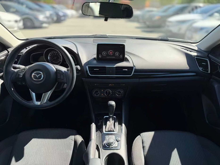 Mazda 3 i Touring      2016