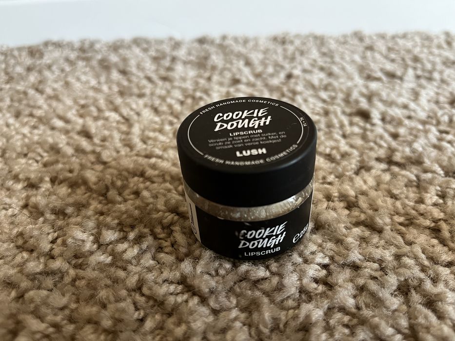 Lush peeling do ust Cookie Dough 25g lip scrub ciasteczkowy