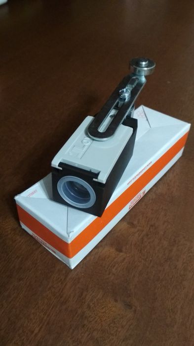 Продам кінцевий вимикач KB F2S11