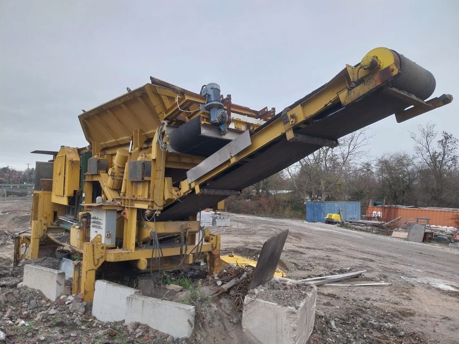 Kruszarka szczękowa  Razinger na hydraulicznych stopach