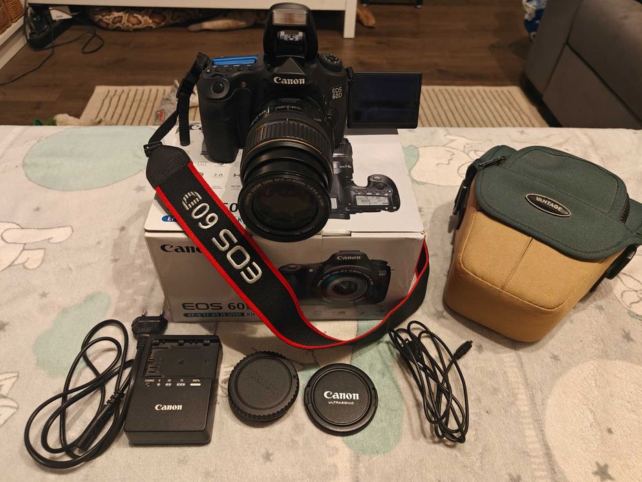 Canon EOS 60D + obiektyw 17-85 mm + dodatkowa torba