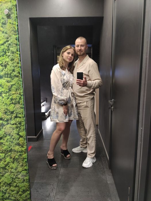 Продається ніжна жіноча сукня