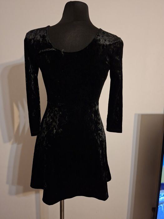 Elegancka czarna welurowa mini sukienka H&M (XS)