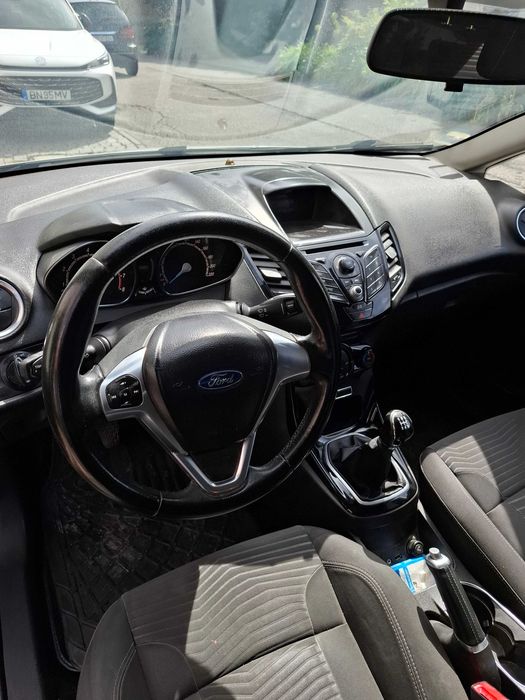 Ford Fiesta usado — photo 4