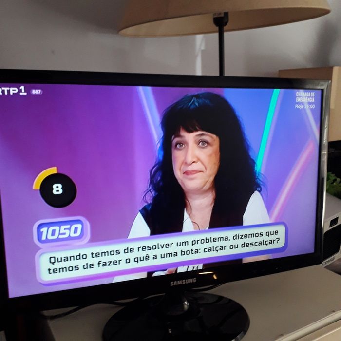 TV Samsung 24 Polegadas com comando