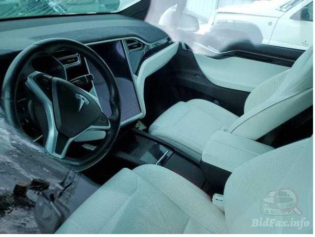 Продаю Tesla Model X 2016 року
