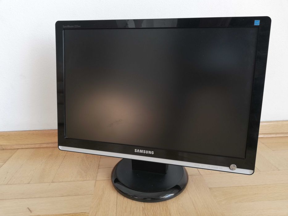 Monitor Samsung SyncMaster 223BW - 22 cale uszkodzony