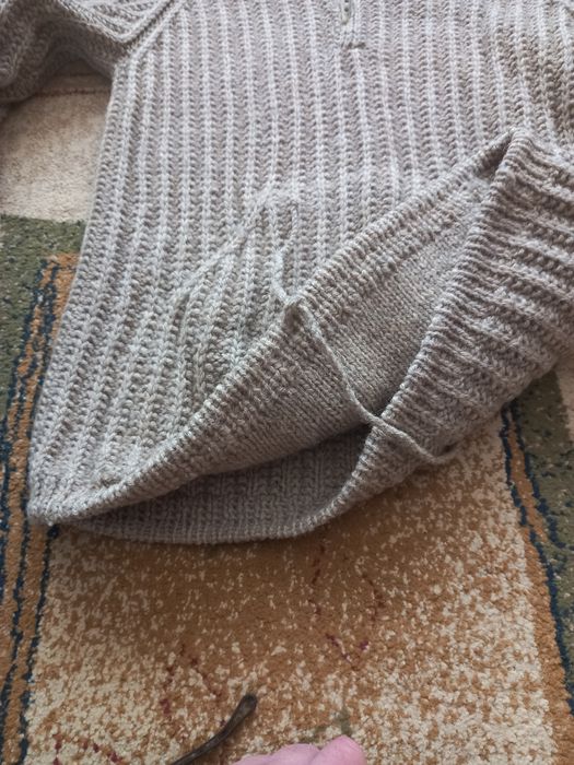 Шерстяной свитер.