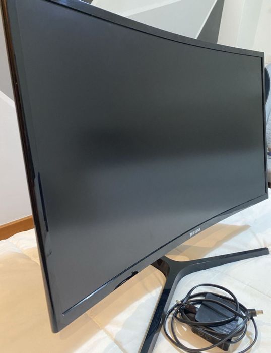 Monitor Samnsung Curvo 27”