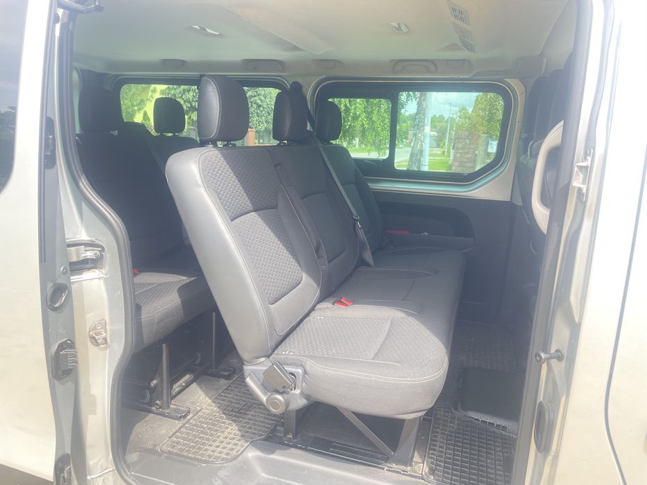 Opel Vivaro long 1,6 9 osób