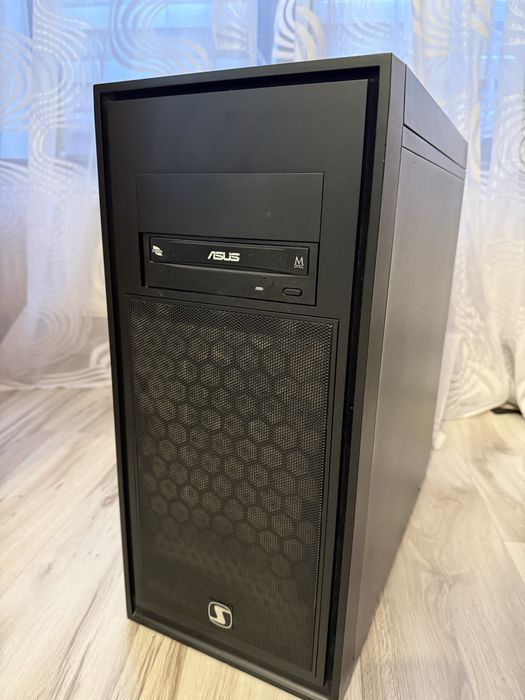 Komputer do nauki i gier + monitor FULL HD
