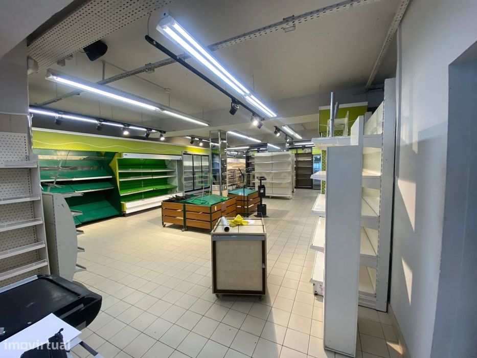 Arrendar loja em Almada