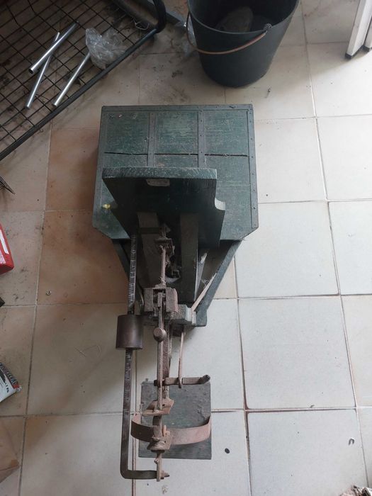 Old decimal scale, but rarely used!64285001717633123