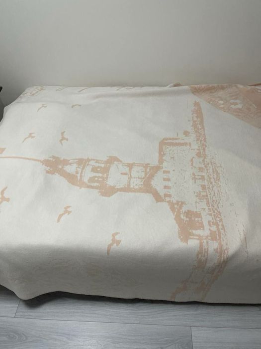 Двустороннее покрывало (195 на 220 см)