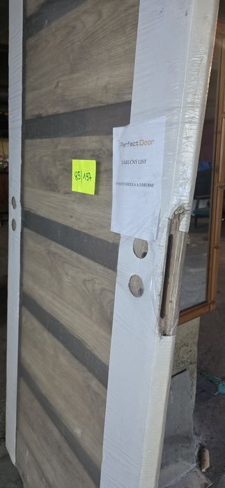 Drzwi wewnętrzne drewniane