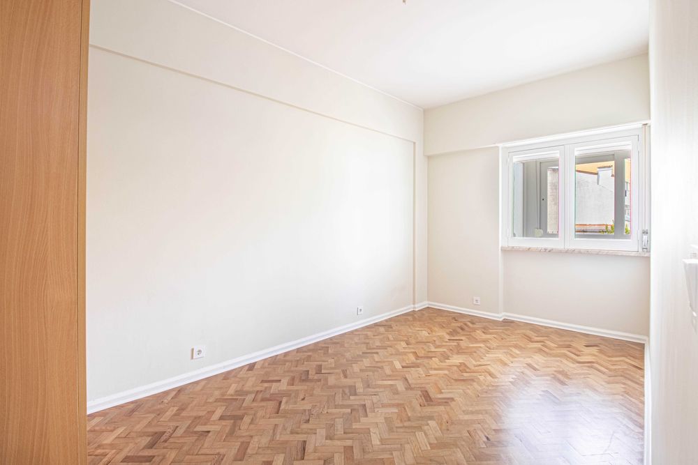 Arrendamento de Apartamento T3 na Rua Dr. Faria de Vasconcelos, nº 5