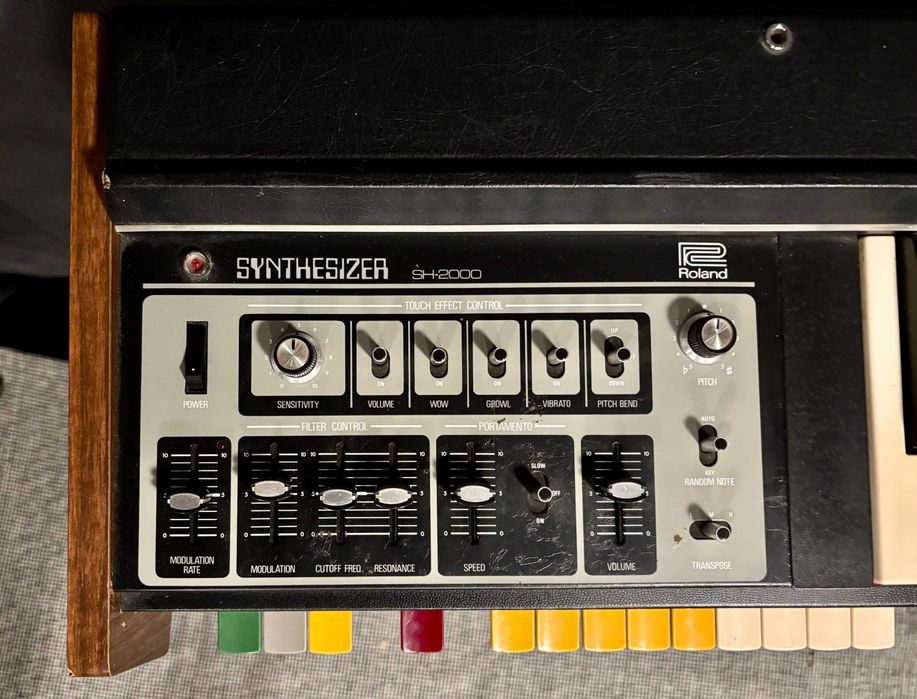 Synth Roland SH2000