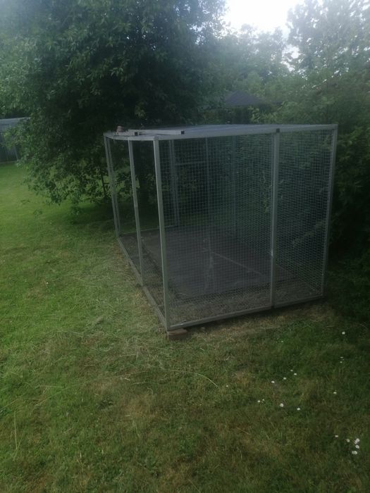 Woliera,  klatka, wylot dla papug, gołębi, kotów z profila 30x30x2 sia