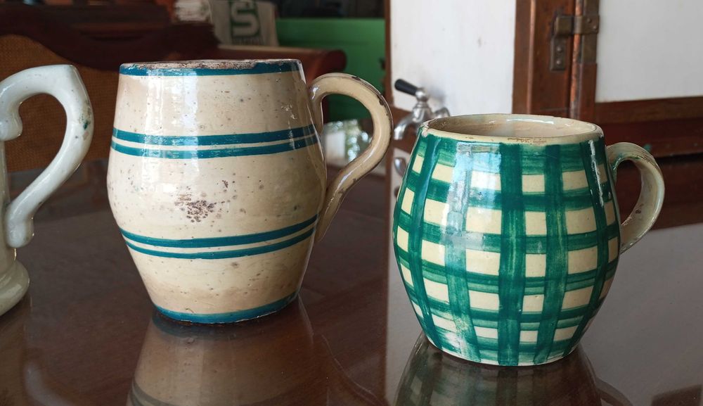 Antigas canecas em faiança Portuguesa