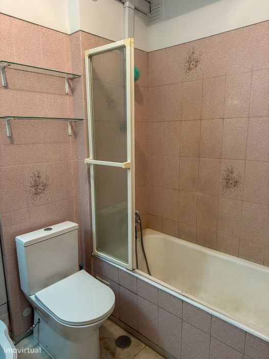 T2 com Terraço Grande, Garagem e Elevador