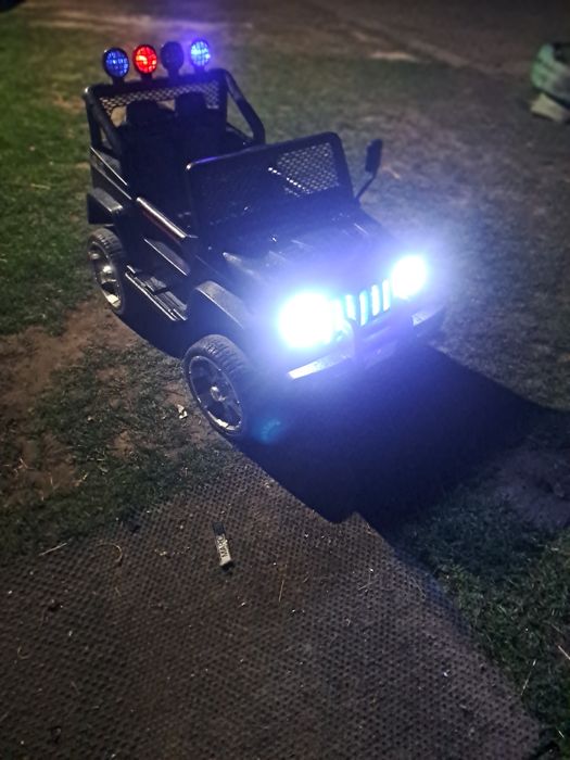 Auto na akumulator 4x4 Jeep mini cross