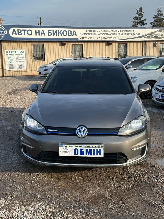 Продам Volkswagen e-Golf 2014 рік можлива розстрочка, кредит, обмін!