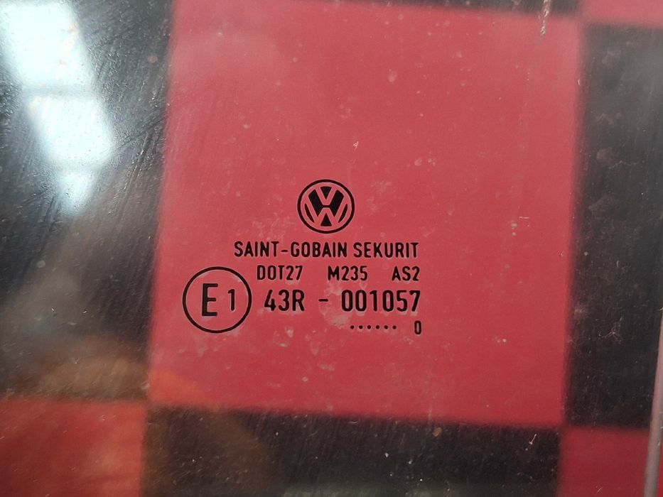 Vidro porta frente esquerda VOLKSWAGEN Amarok (2H, S1B)