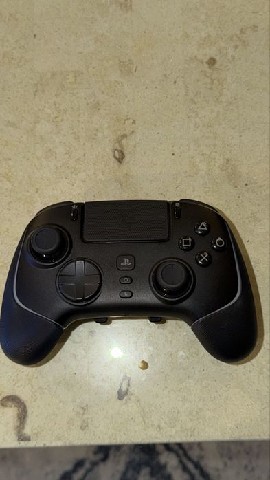 Razer Wolverine V2 Pro PS5/PC com Dongle