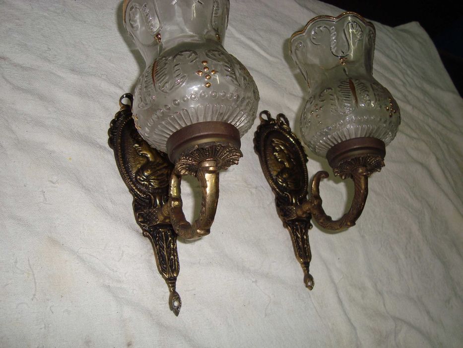 Antiguidade  Candeeiro  e  Cinzeiro  em  bronze