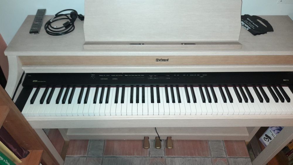Piano Digital Roland - Urgência em Vender- Valor Negociável!!!