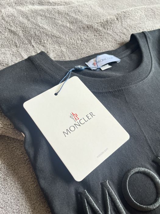 Tshirt Moncler preta