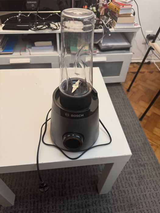 Liquidificadora Bosch 1200W 2L – usada 5x, sem caixa