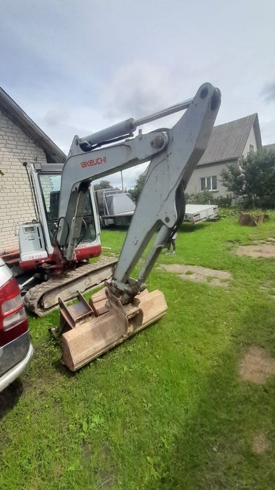 Міні екскватор Takeuhi