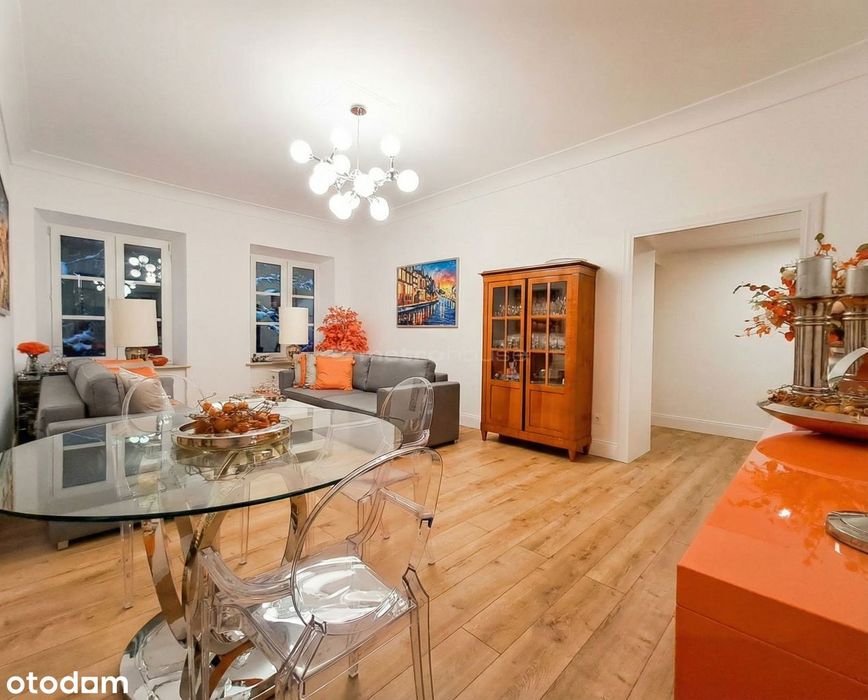 Nowoczesne mieszkanie z ogrodem i garażem.