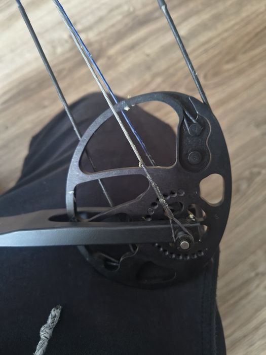 Łuk bloczkowy  Diamond Archery 70 LBS