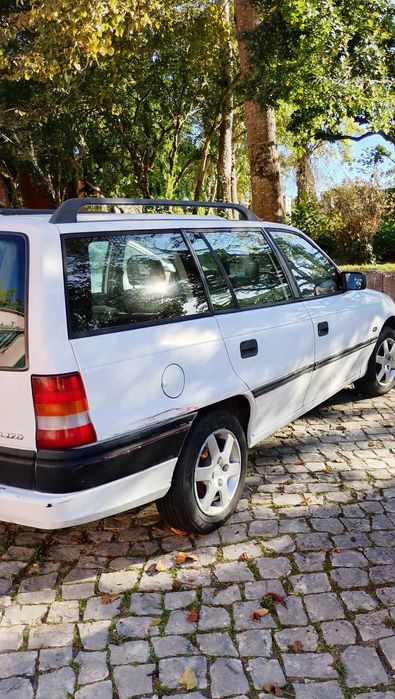 Opel Astra 1.7 TD Carrinha 1686cc - 254.826km - A misturar óleo na água — photo 4