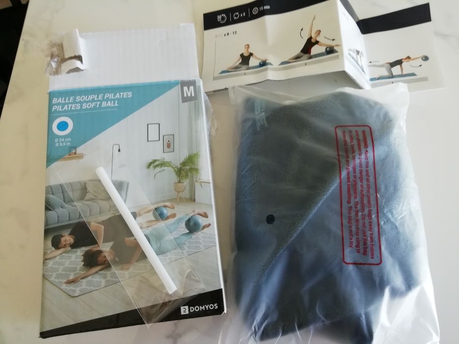 Bola de pilates e banda elástica*