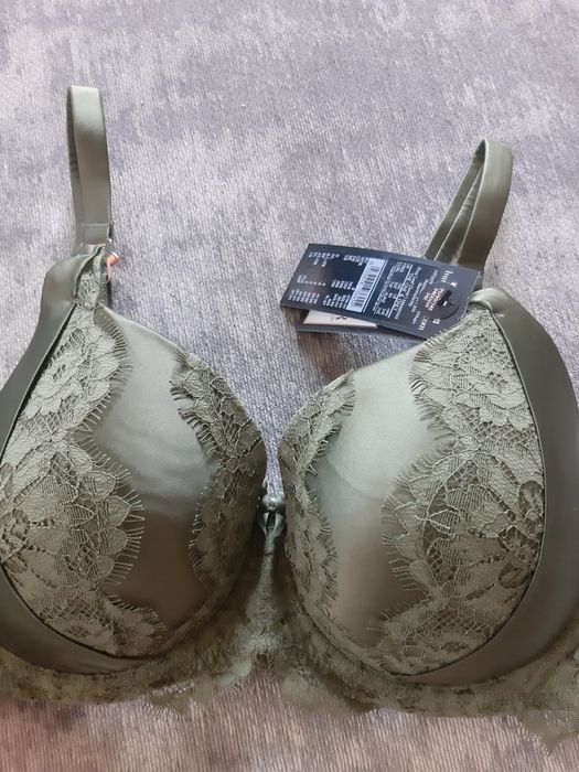 Biustonosz hunkemoller Noir 75E, odpowiedni na 80E