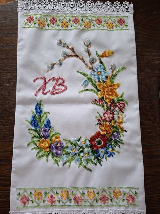 Великодній пасхальний рушник на кошик вишитий бісером