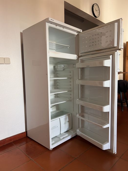 Frigorifico indesit 1.45 altura