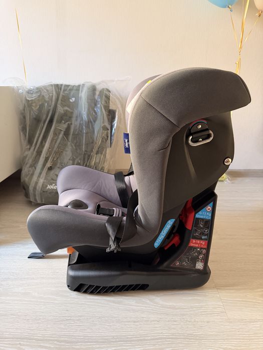 Автокрісло Chicco Cosmos