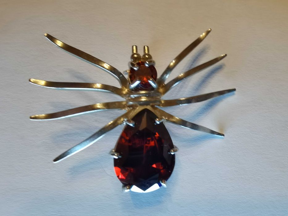Серебряная Брошь - Паук с красным цирконием, 925 проба