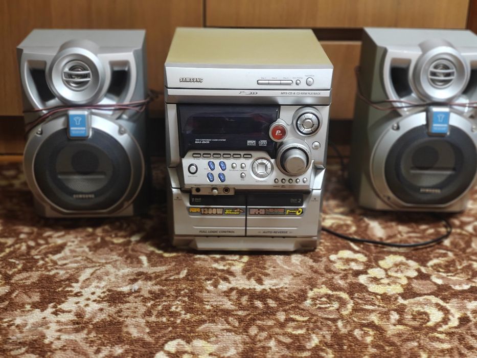 Музикальний центр SAMSUNG  MAX -ZB 450.