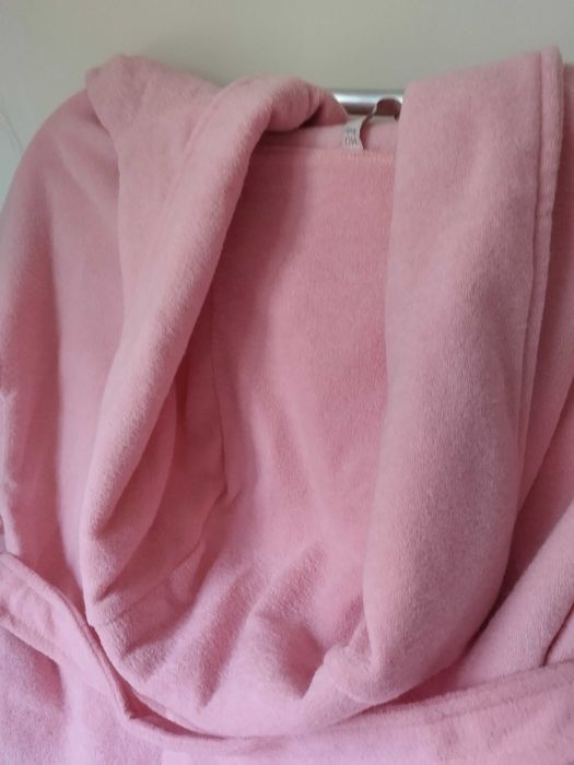Robe Rosa com capuz