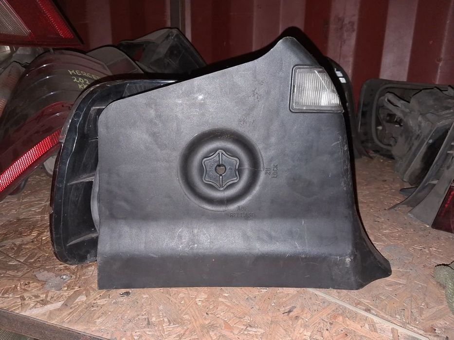 lampa tylna prawa bmw e36 compact