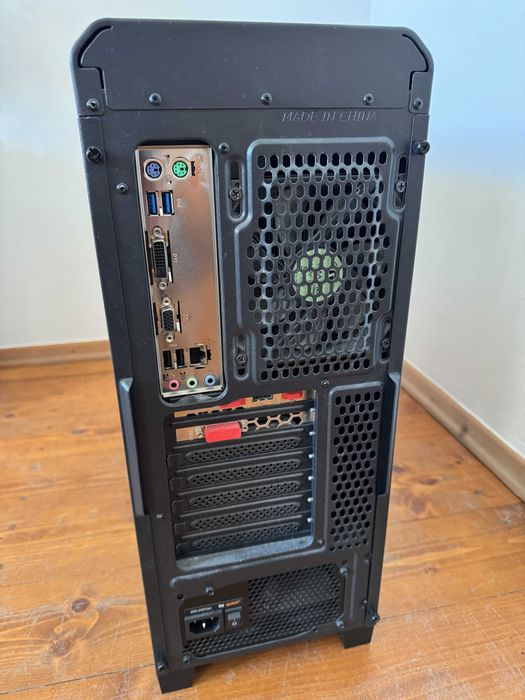 Komputer stacjonarny z procesorem Intel Core i7 szóstej generacji